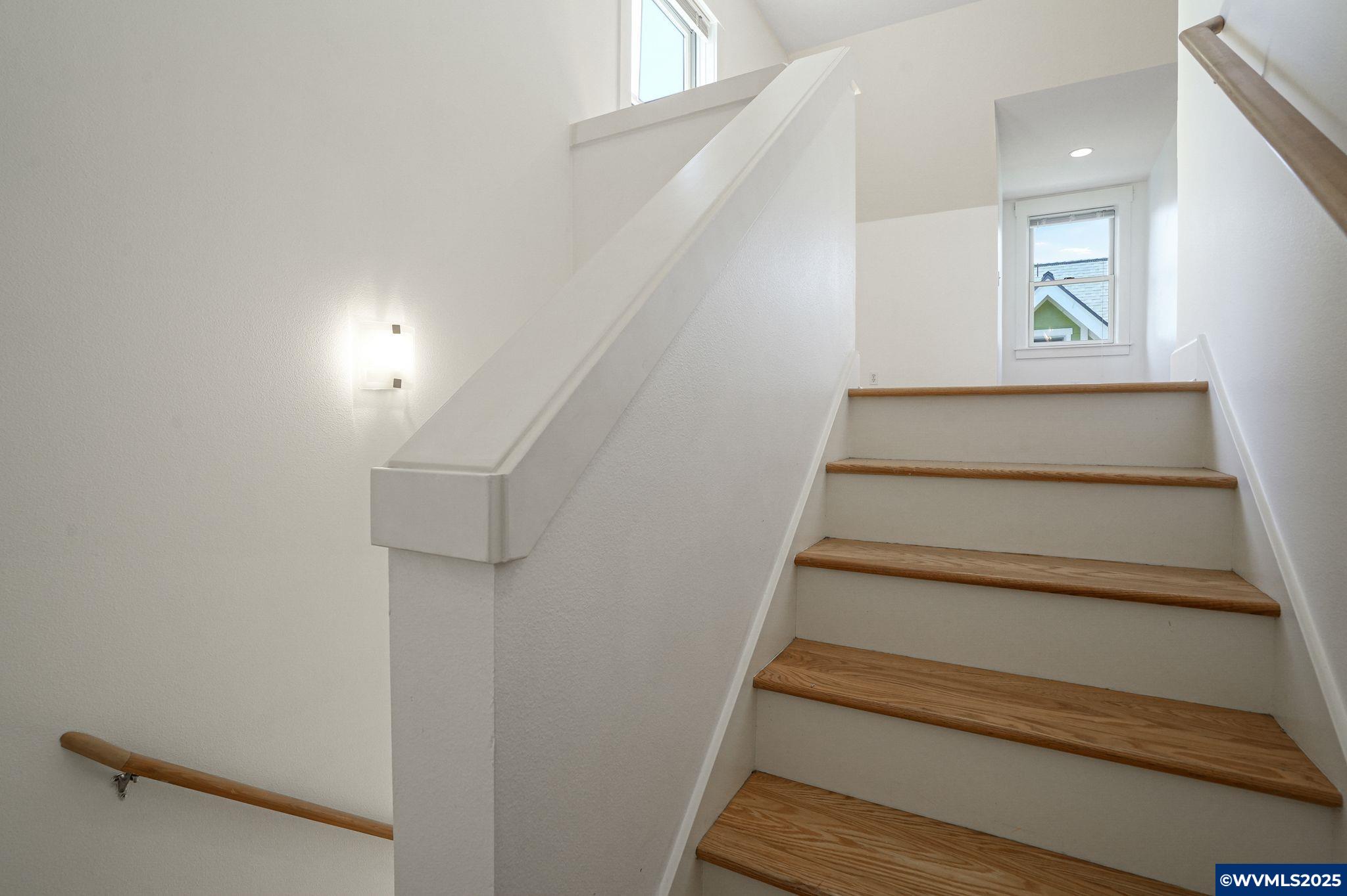 Monmouth, Oregon 97361, United States, 2 Bedrooms Bedrooms, ,2 BathroomsBathrooms,Residential,Pending,110555