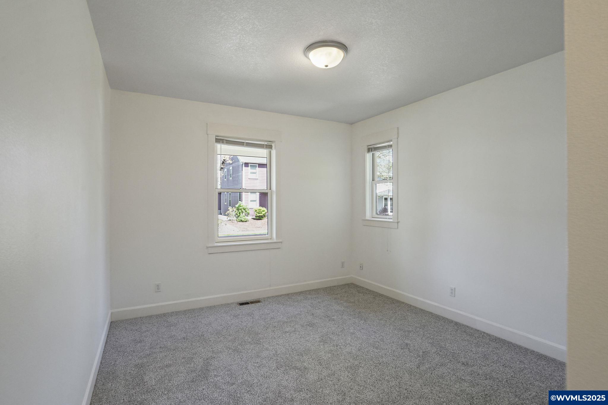 Monmouth, Oregon 97361, United States, 2 Bedrooms Bedrooms, ,2 BathroomsBathrooms,Residential,Pending,110555