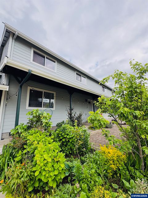 1525 Lee St SE Salem OR 97302