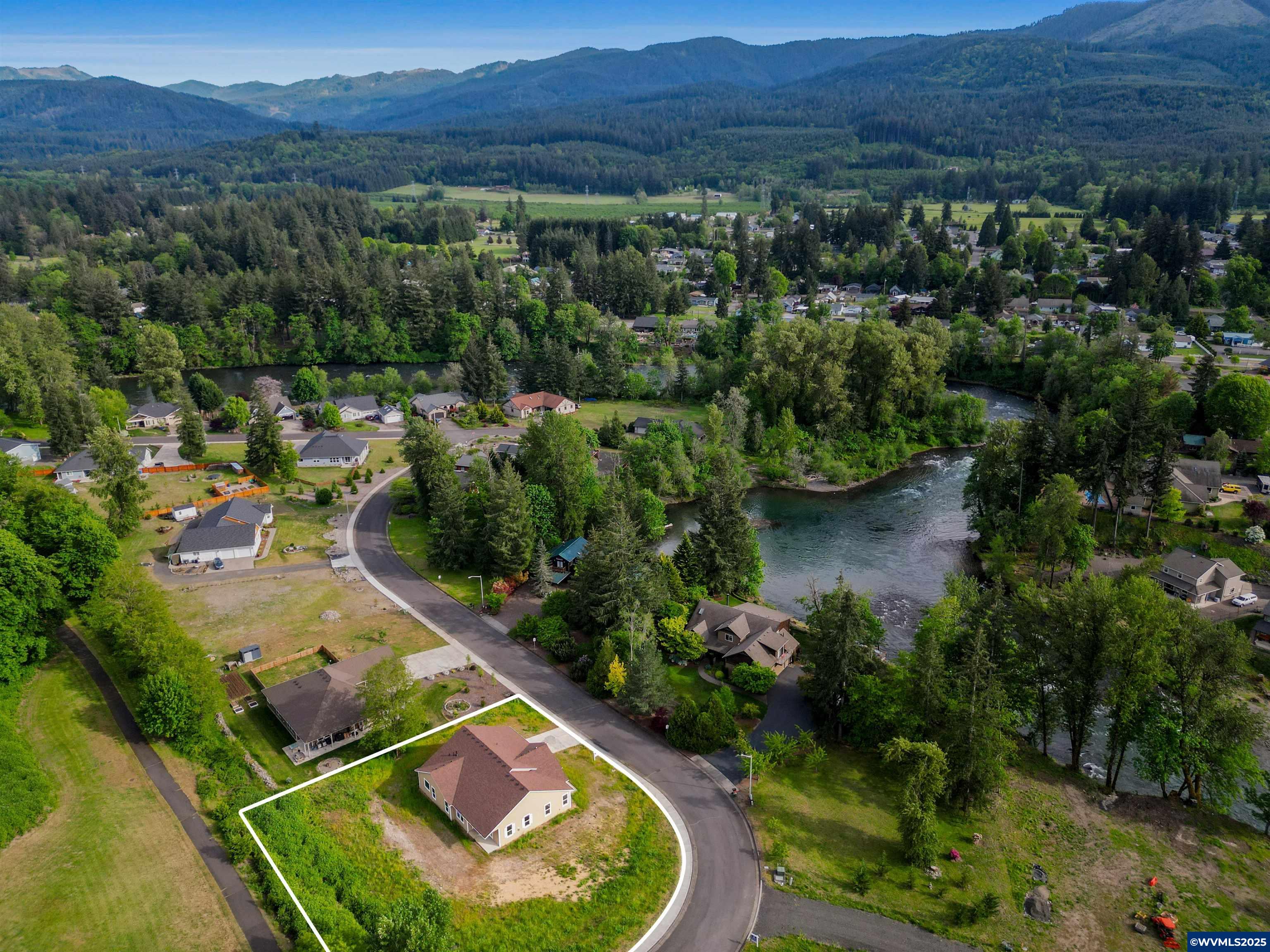 195 NE Santiam Pointe Lp