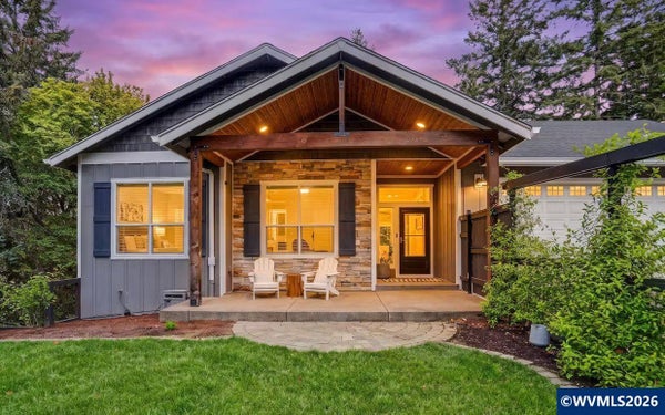 734 CASCADE DR NW, SALEM, OR 97304 - Image f79526e78dad5c4e5b8f888379a5b30e/1488978752