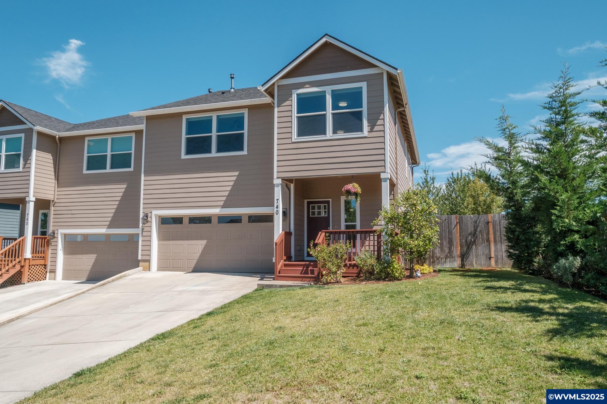 740 Limelight Ct NW