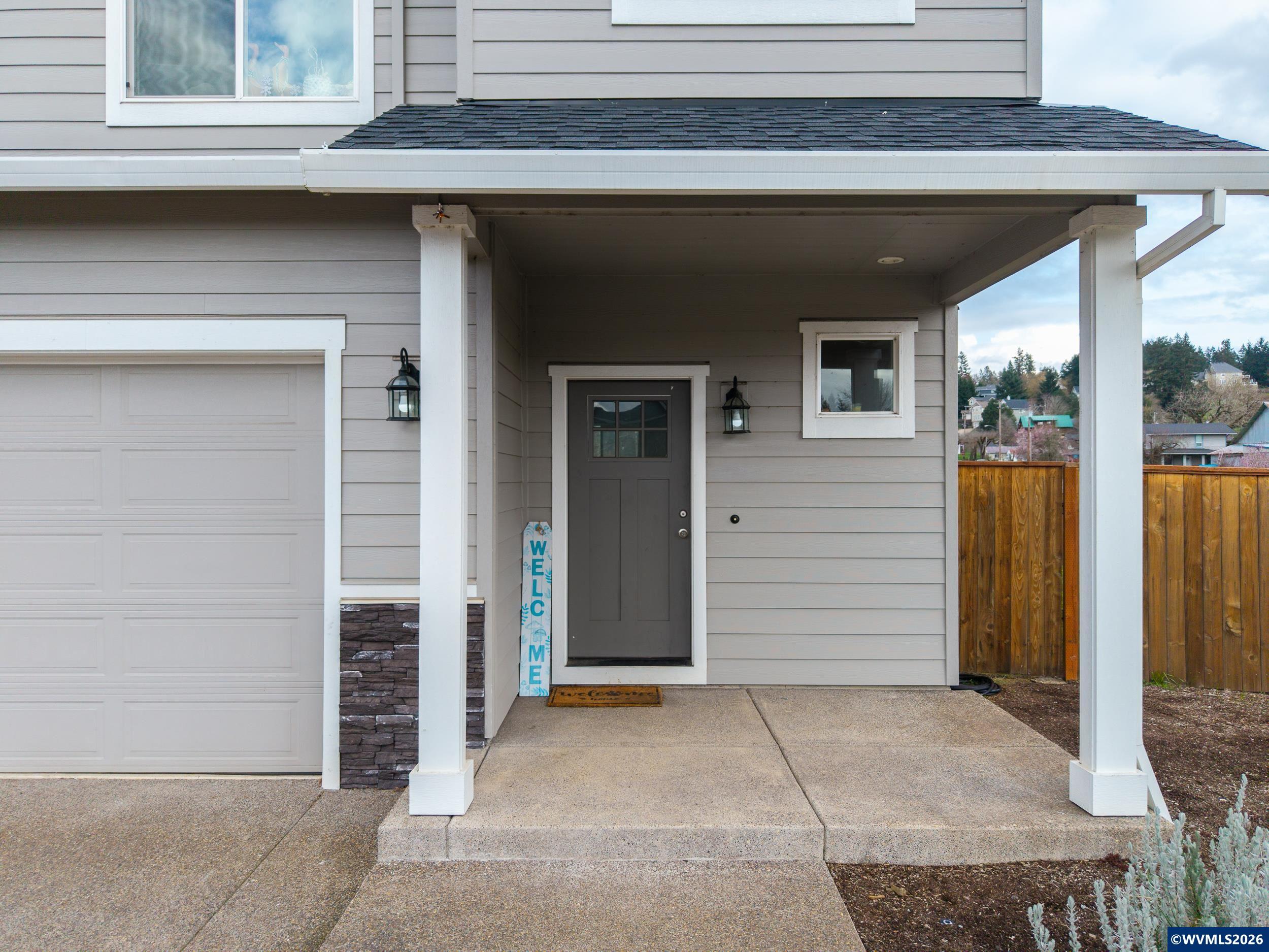 800 River Av