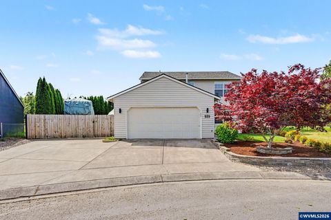 939 Sagrada Cir N Keizer OR 97303
