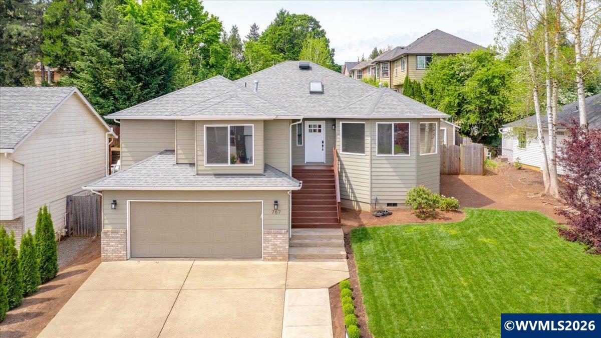 767 Mule Deer St NW