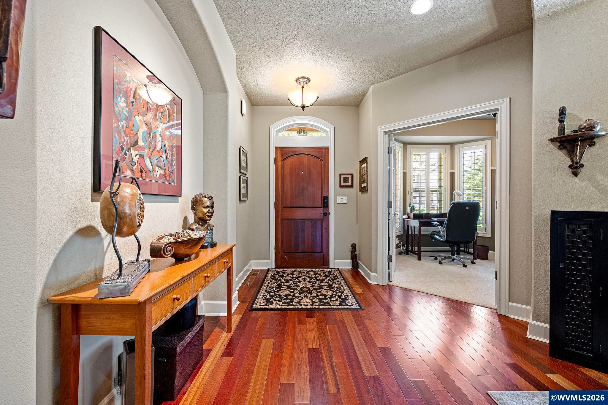 426 Troon Av