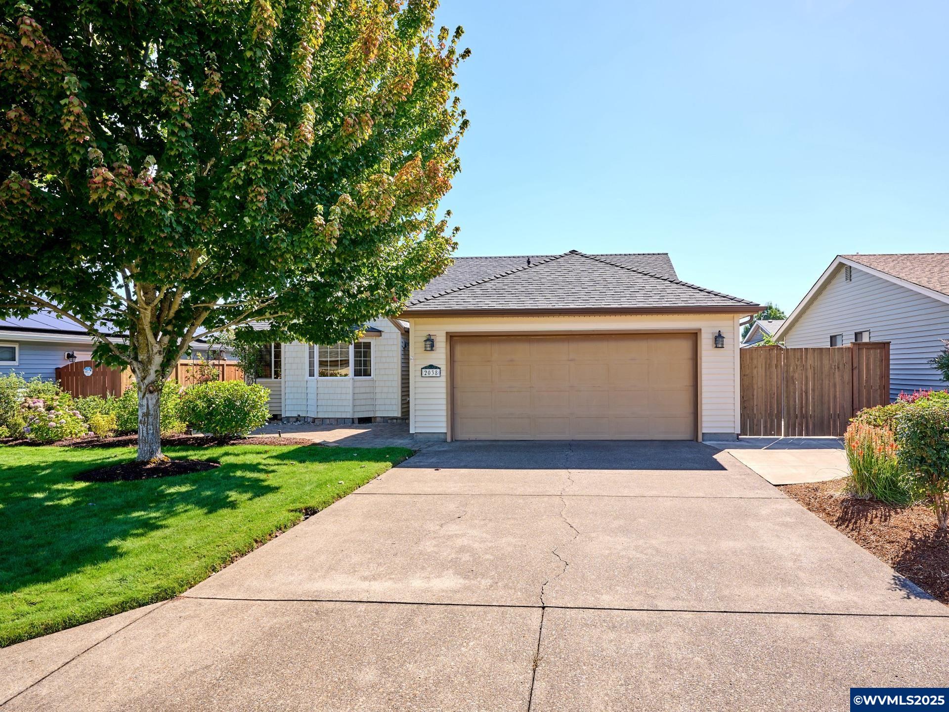 2038 Camellia Wy