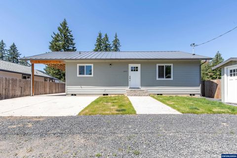 Single Family Residence in Sweet Home OR 1907 Willow St.jpg