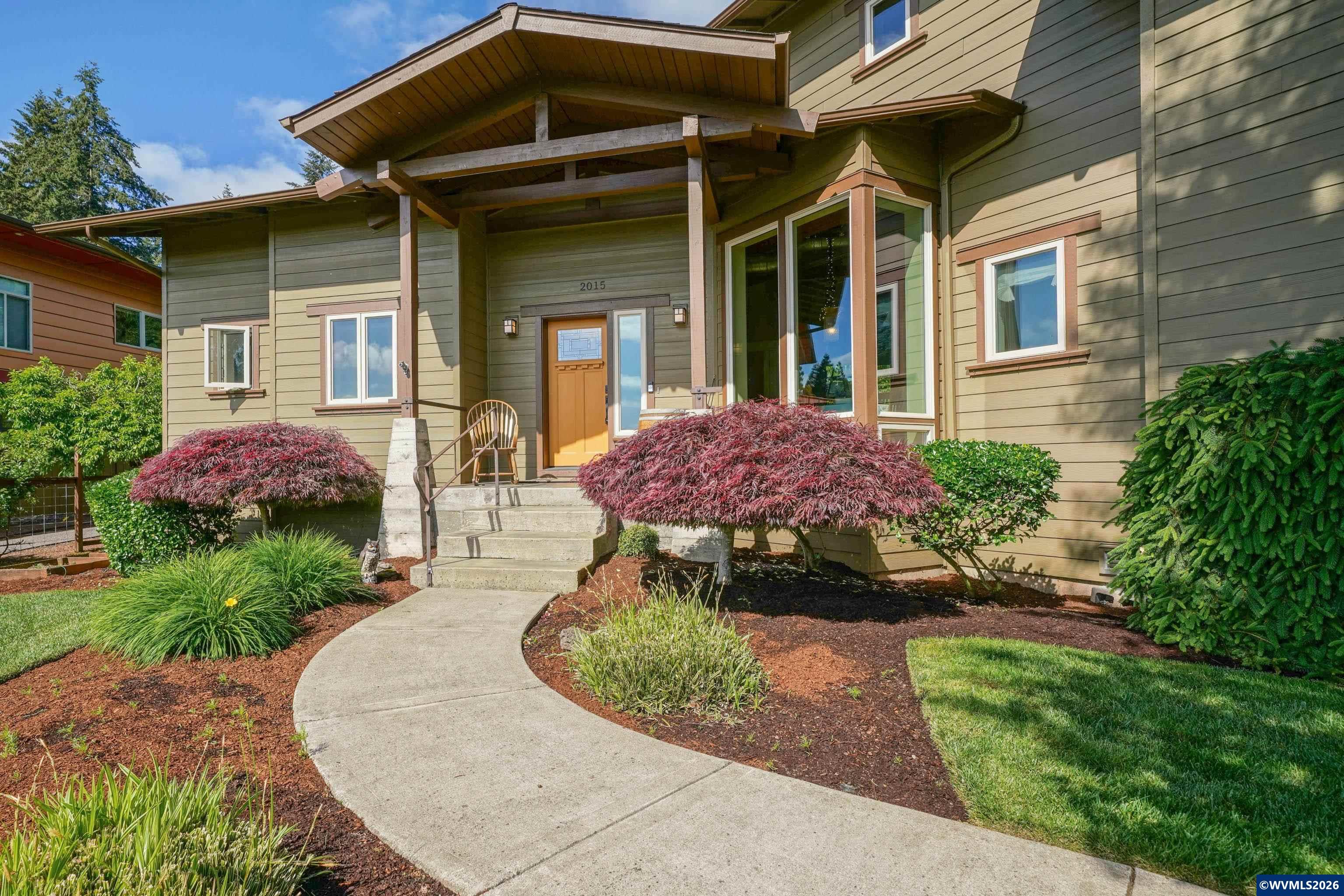 2015 Landaggard Dr NW