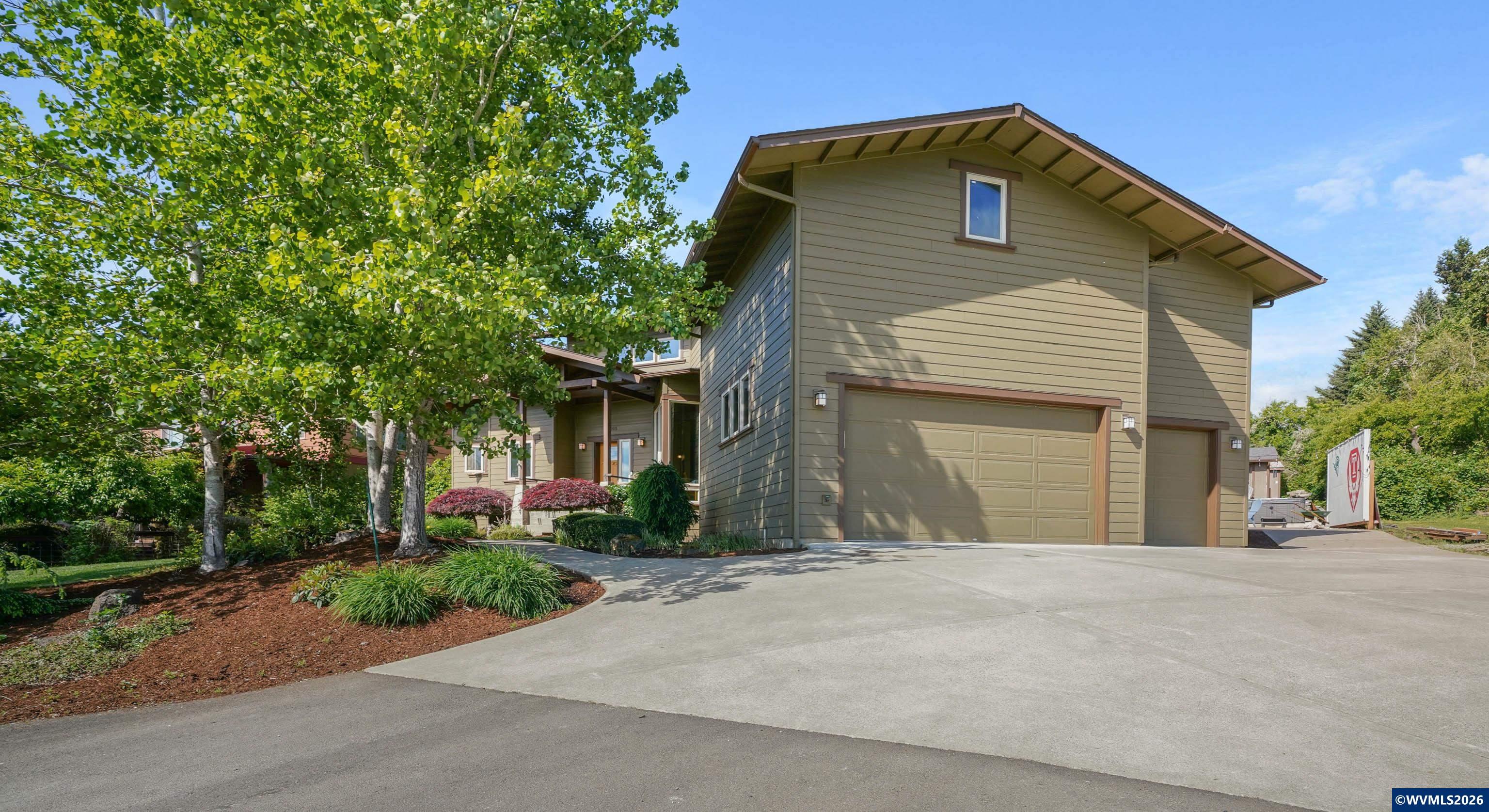 2015 Landaggard Dr NW