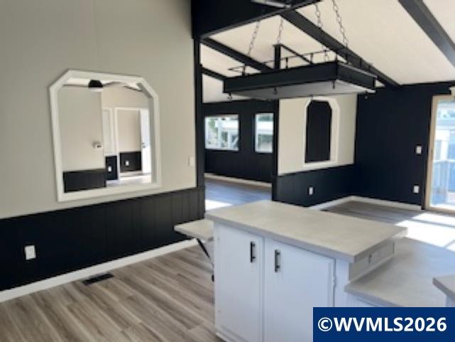 127 Clearwater Av NE