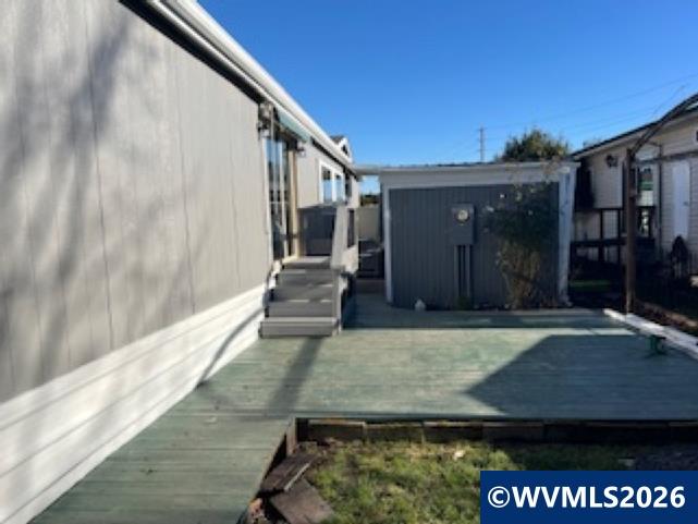 127 Clearwater Av NE