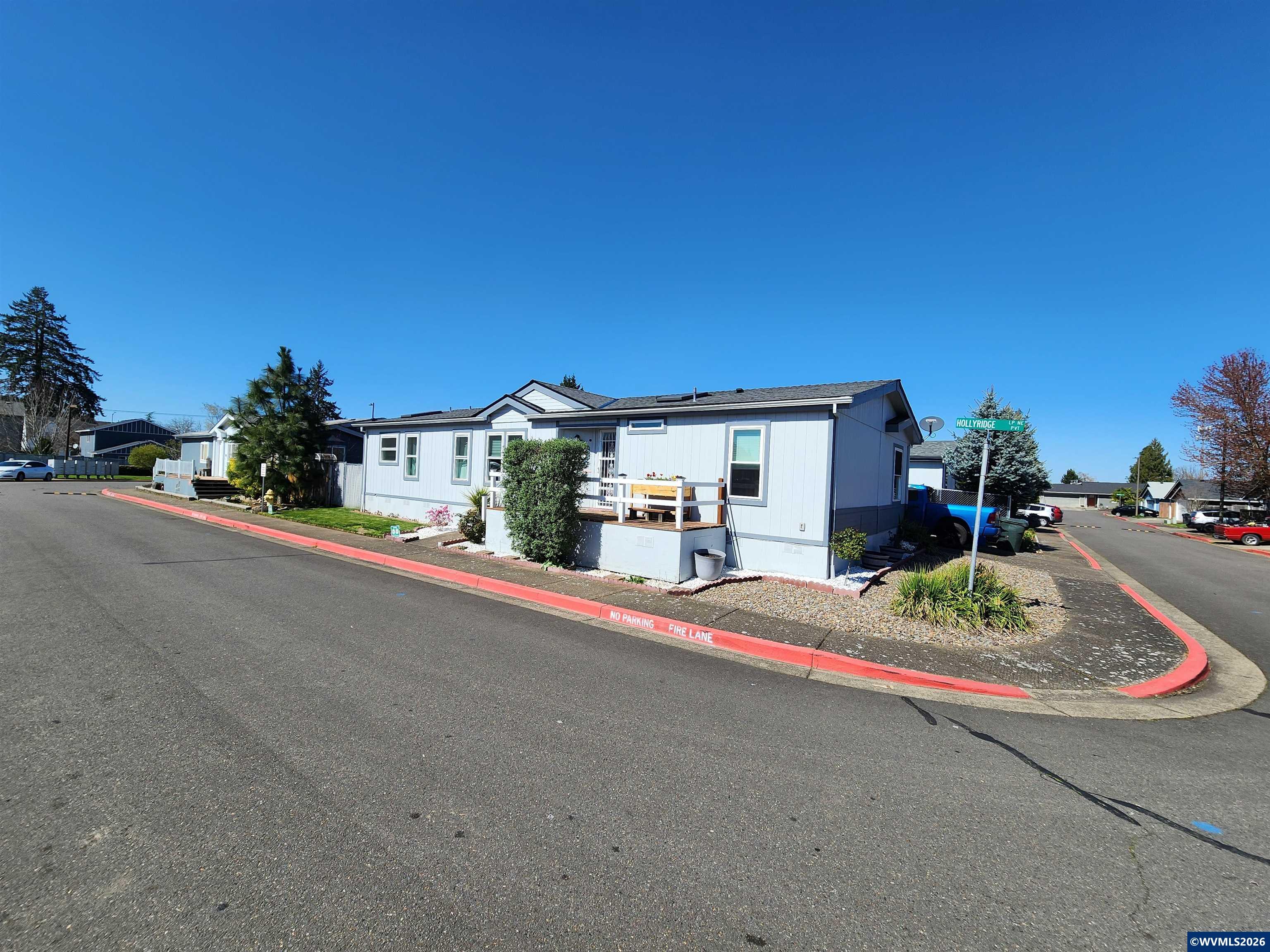 3025 Hollyridge Lp NE