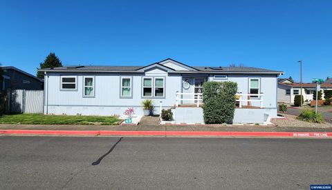 3025 Hollyridge Lp NE Salem OR 97305