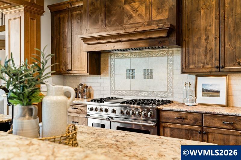 1907 SW Brooklane Dr