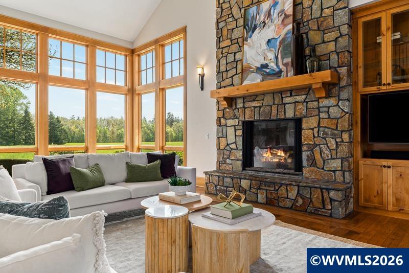 1907 SW Brooklane Dr