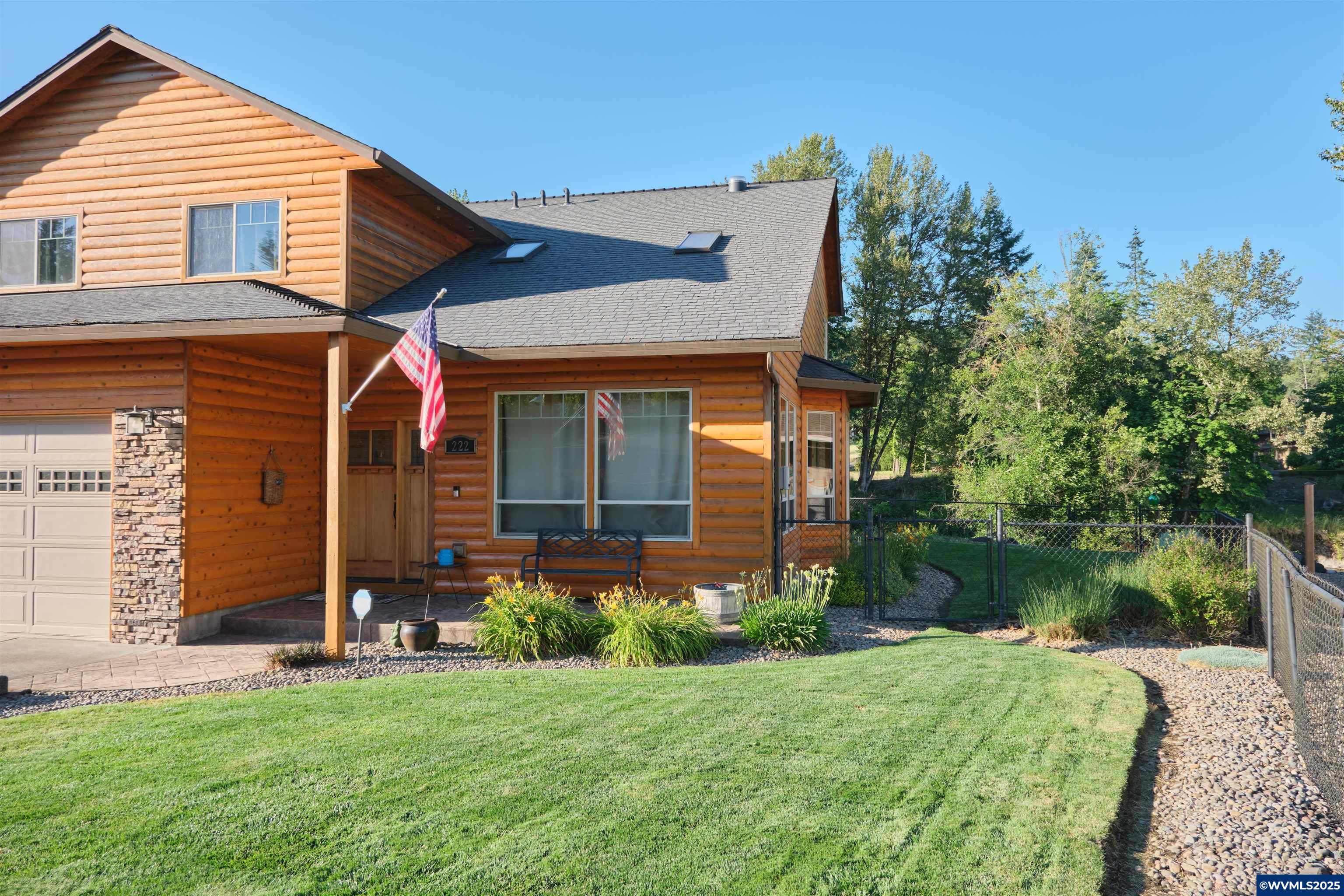 222 SE Whitten Rd