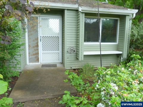 3832 3rd Av N Keizer OR 97303