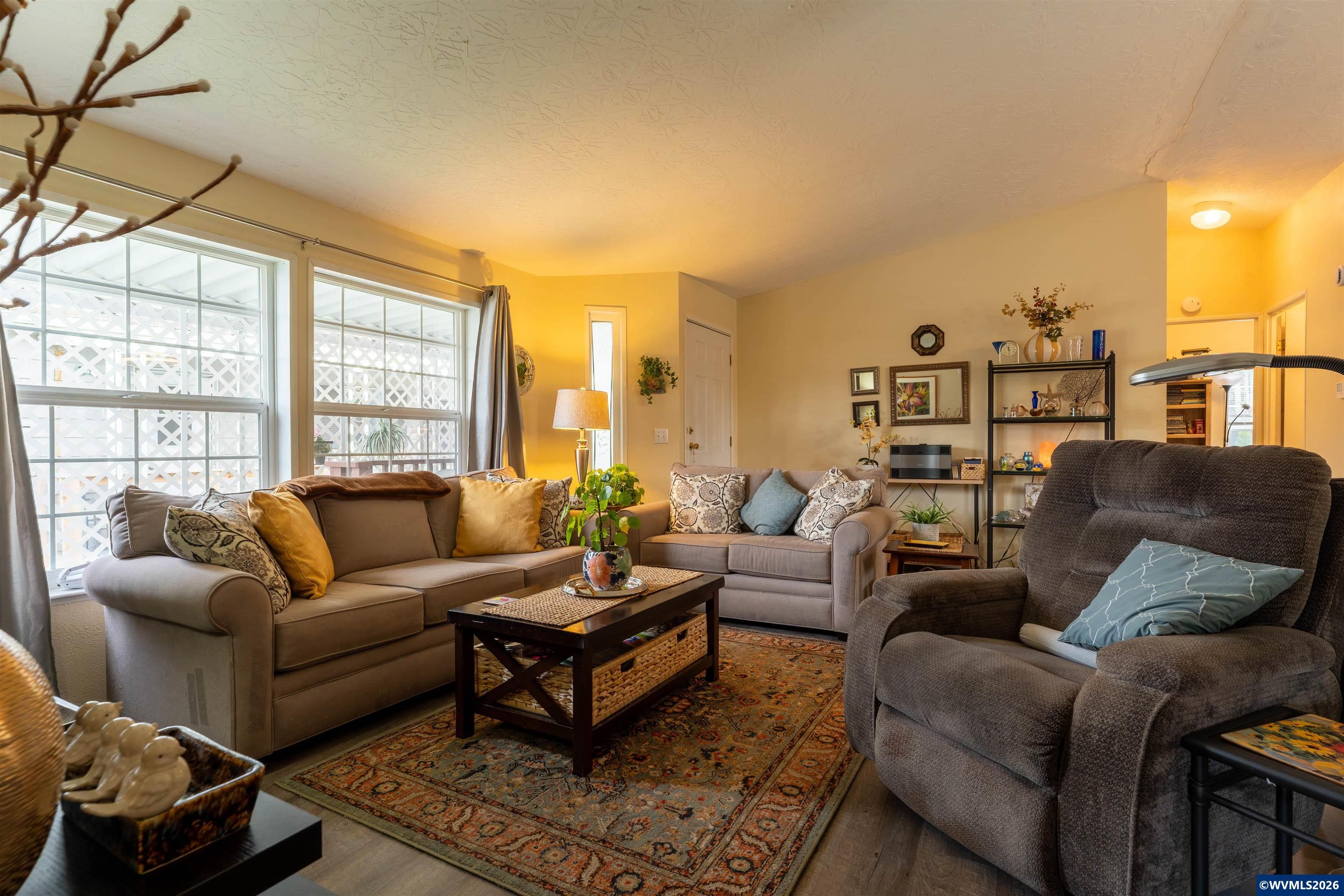 277 NE Conifer #49 Bl