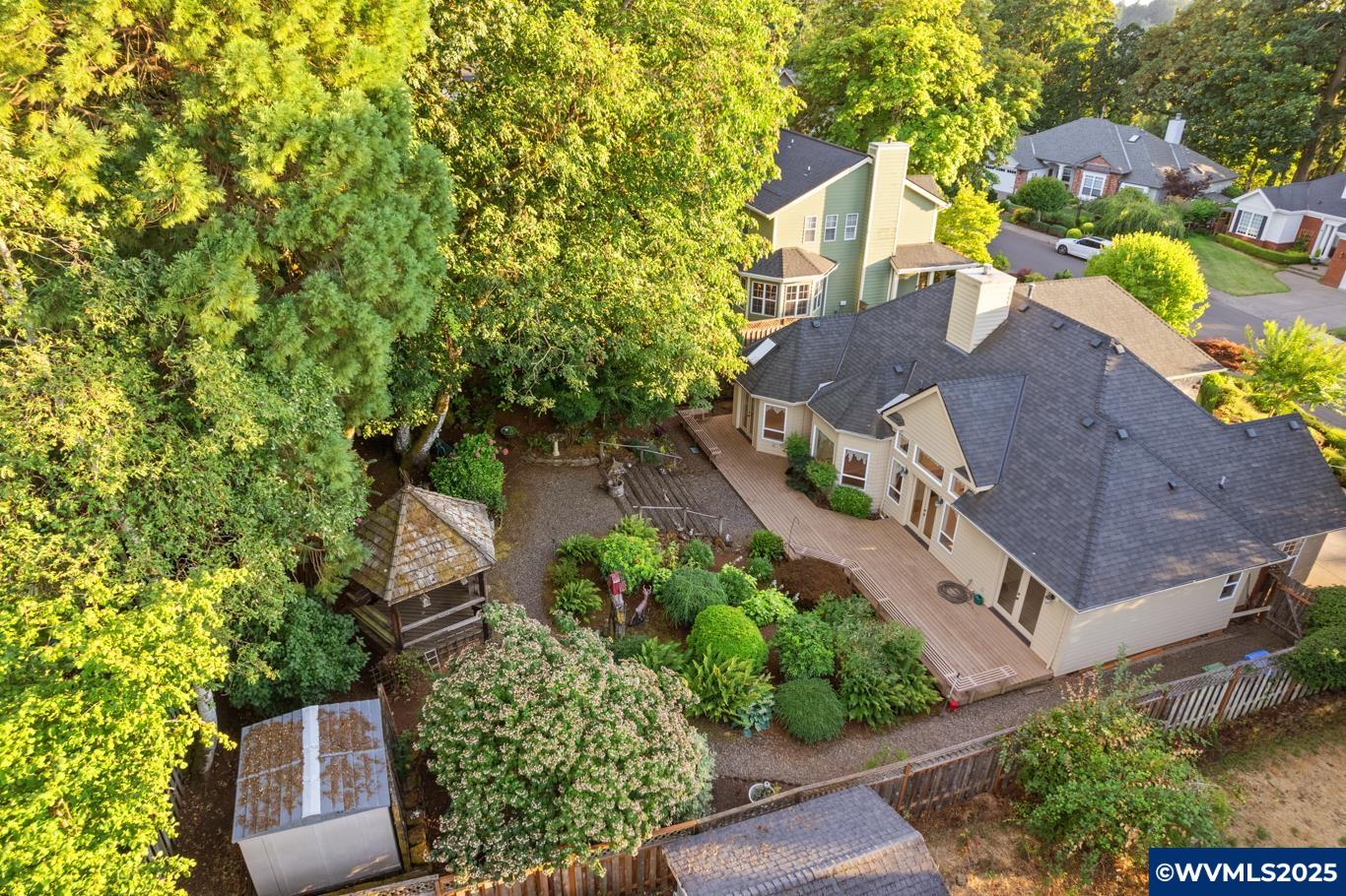 215 Ames Ct