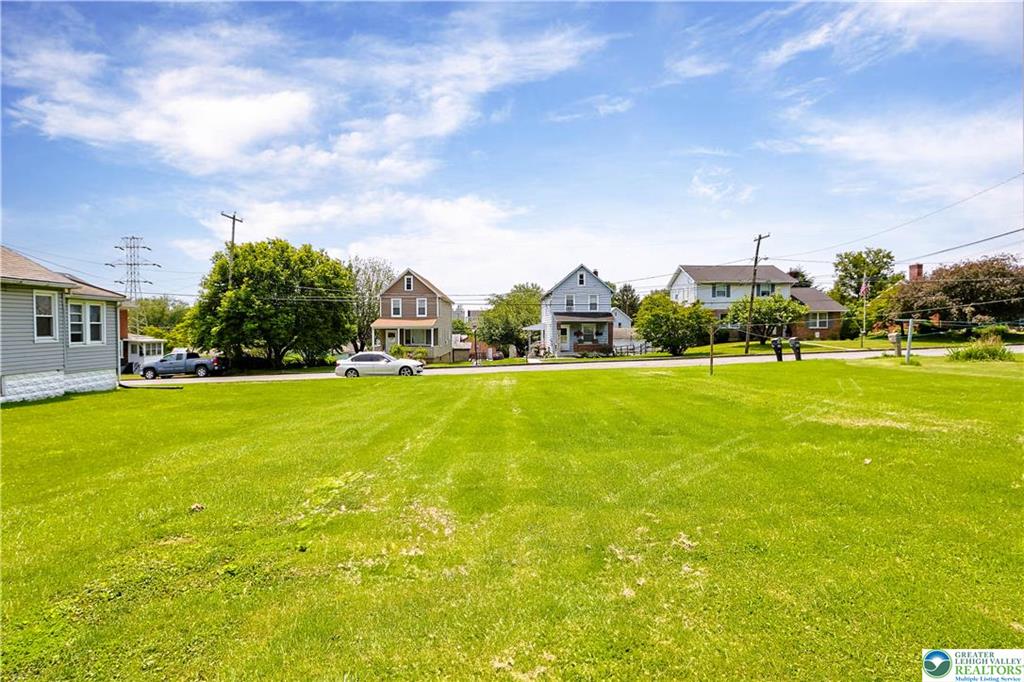 Nazareth Borough, Pennsylvania 18064, United States, 5 Bedrooms Bedrooms, ,2 BathroomsBathrooms,Residential,Active,146593