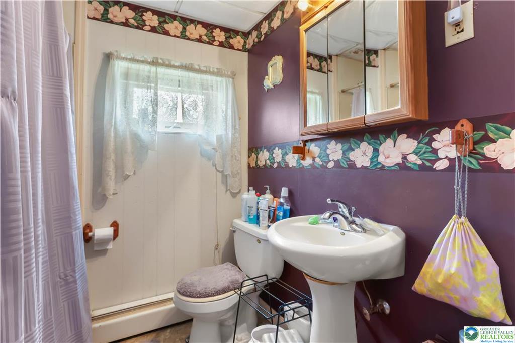 Nazareth Borough, Pennsylvania 18064, United States, 5 Bedrooms Bedrooms, ,2 BathroomsBathrooms,Residential,Active,146593