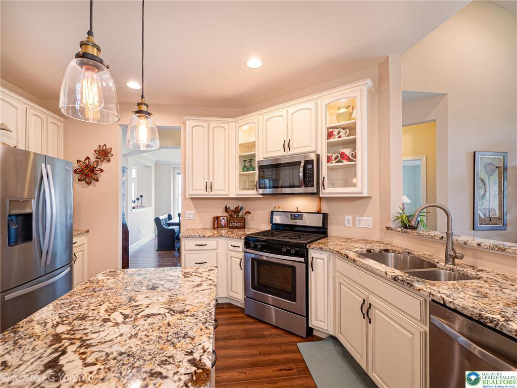 Upper Saucon Twp, Pennsylvania 18034, United States, 2 Bedrooms Bedrooms, ,2 BathroomsBathrooms,Residential,Pending,140445