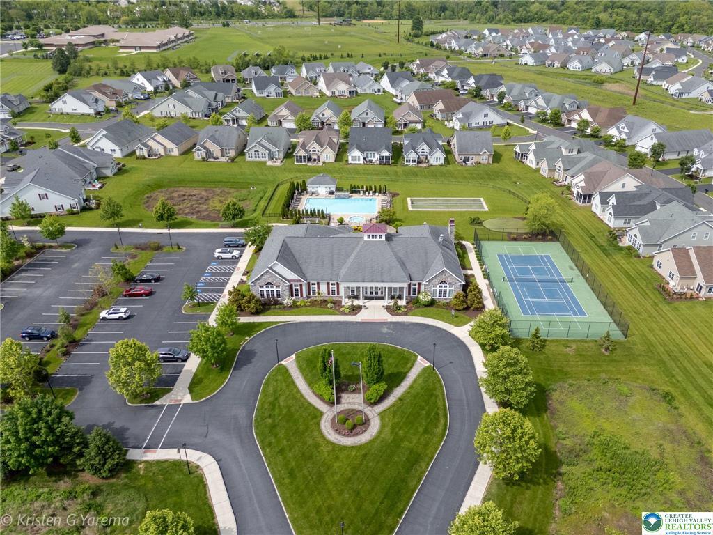 Upper Saucon Twp, Pennsylvania 18034, United States, 2 Bedrooms Bedrooms, ,2 BathroomsBathrooms,Residential,Pending,140445