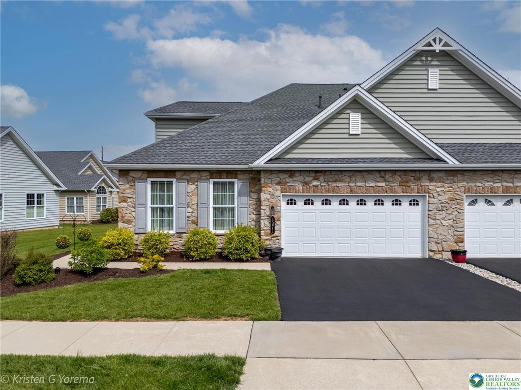 Upper Saucon Twp, Pennsylvania 18034, United States, 2 Bedrooms Bedrooms, ,2 BathroomsBathrooms,Residential,Pending,140445