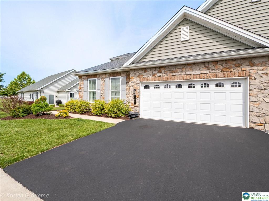 Upper Saucon Twp, Pennsylvania 18034, United States, 2 Bedrooms Bedrooms, ,2 BathroomsBathrooms,Residential,Pending,140445