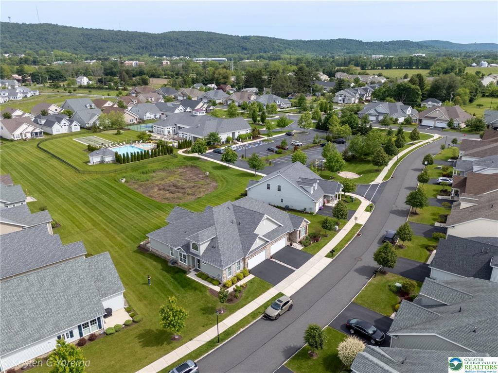 Upper Saucon Twp, Pennsylvania 18034, United States, 2 Bedrooms Bedrooms, ,2 BathroomsBathrooms,Residential,Pending,140445