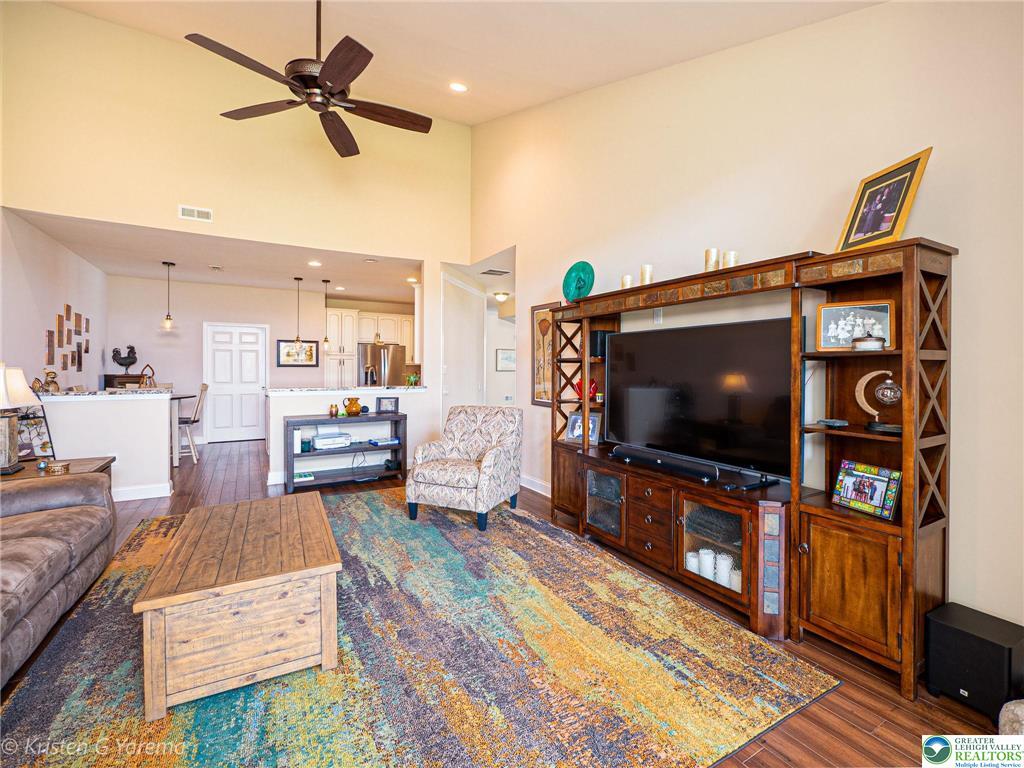 Upper Saucon Twp, Pennsylvania 18034, United States, 2 Bedrooms Bedrooms, ,2 BathroomsBathrooms,Residential,Pending,140445