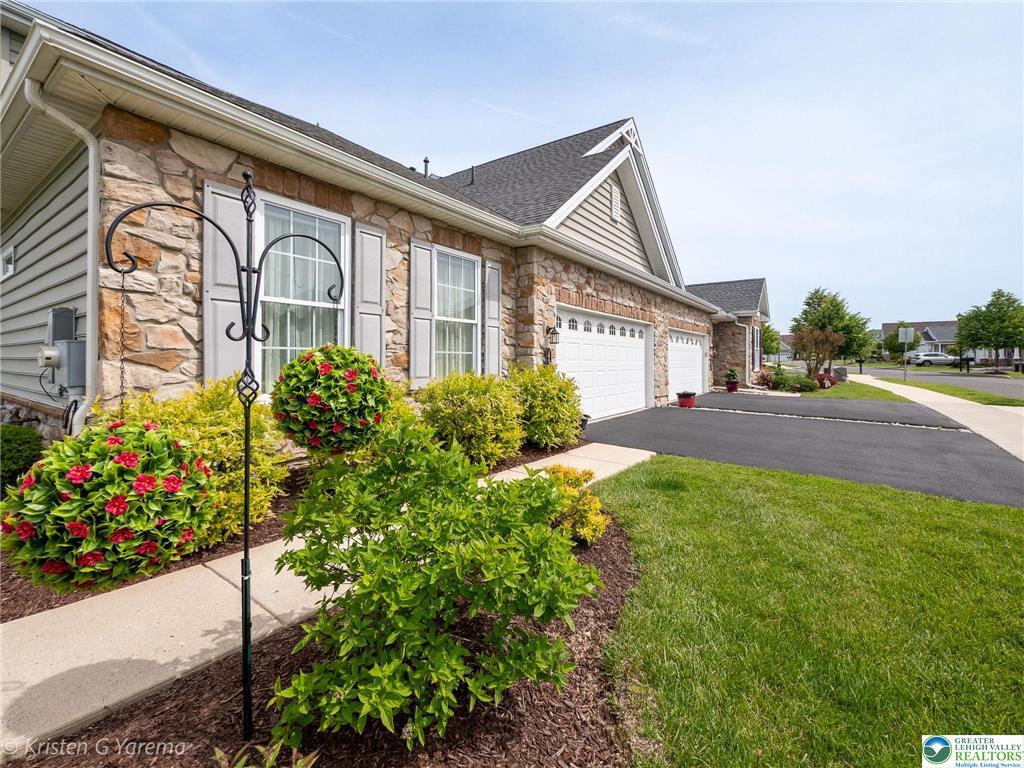 Upper Saucon Twp, Pennsylvania 18034, United States, 2 Bedrooms Bedrooms, ,2 BathroomsBathrooms,Residential,Pending,140445