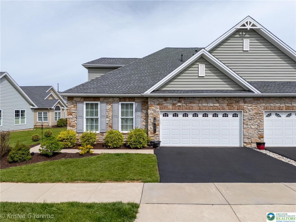 Upper Saucon Twp, Pennsylvania 18034, United States, 2 Bedrooms Bedrooms, ,2 BathroomsBathrooms,Residential,Pending,140445