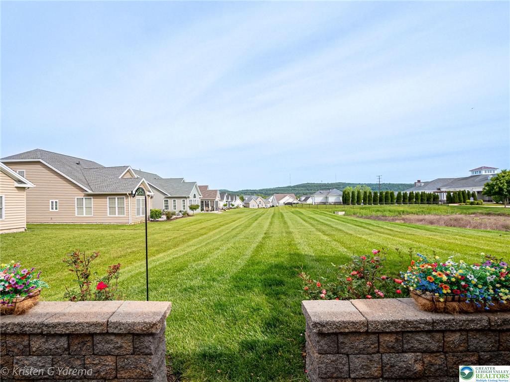 Upper Saucon Twp, Pennsylvania 18034, United States, 2 Bedrooms Bedrooms, ,2 BathroomsBathrooms,Residential,Pending,140445