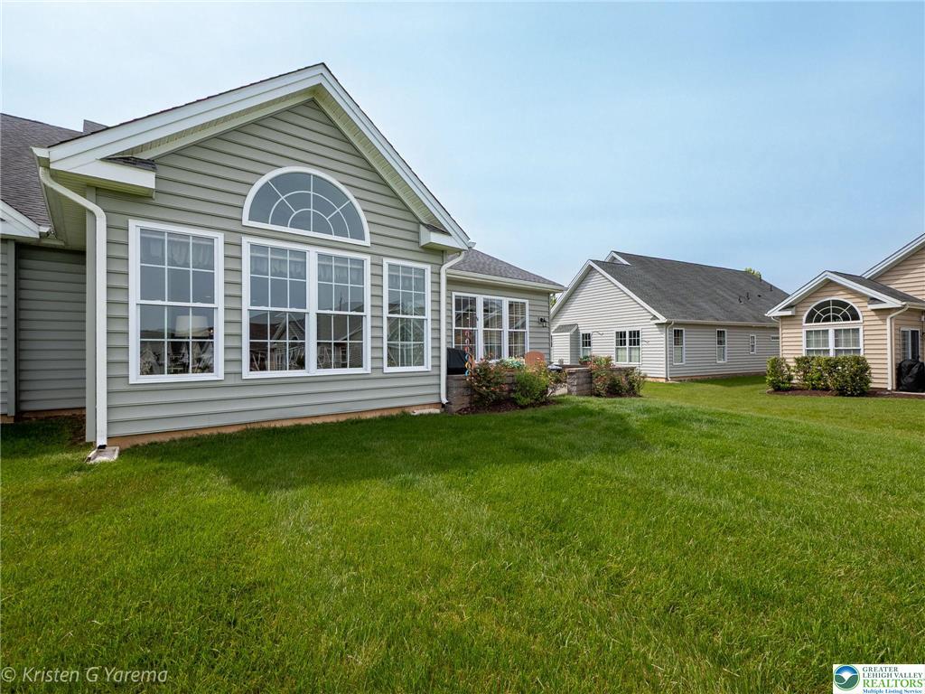 Upper Saucon Twp, Pennsylvania 18034, United States, 2 Bedrooms Bedrooms, ,2 BathroomsBathrooms,Residential,Pending,140445