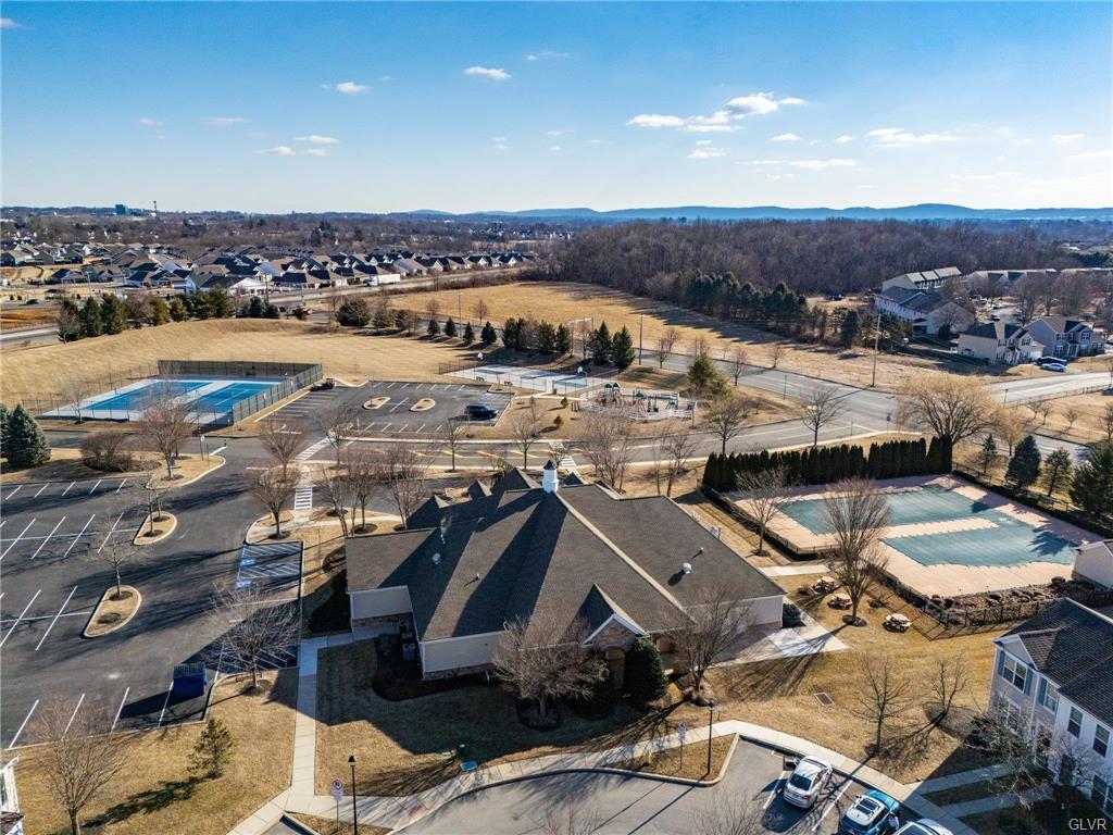 Upper Macungie Twp, Pennsylvania 18031, United States, 3 Bedrooms Bedrooms, ,2 BathroomsBathrooms,Residential,Pending,83894