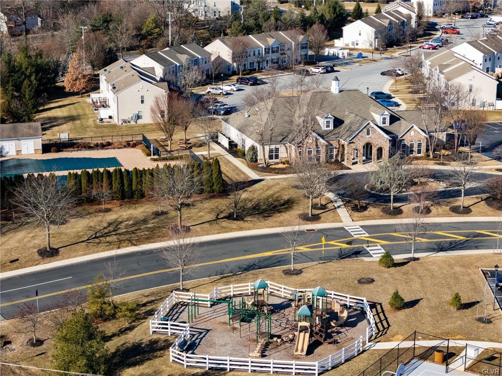 Upper Macungie Twp, Pennsylvania 18031, United States, 3 Bedrooms Bedrooms, ,2 BathroomsBathrooms,Residential,Pending,83894