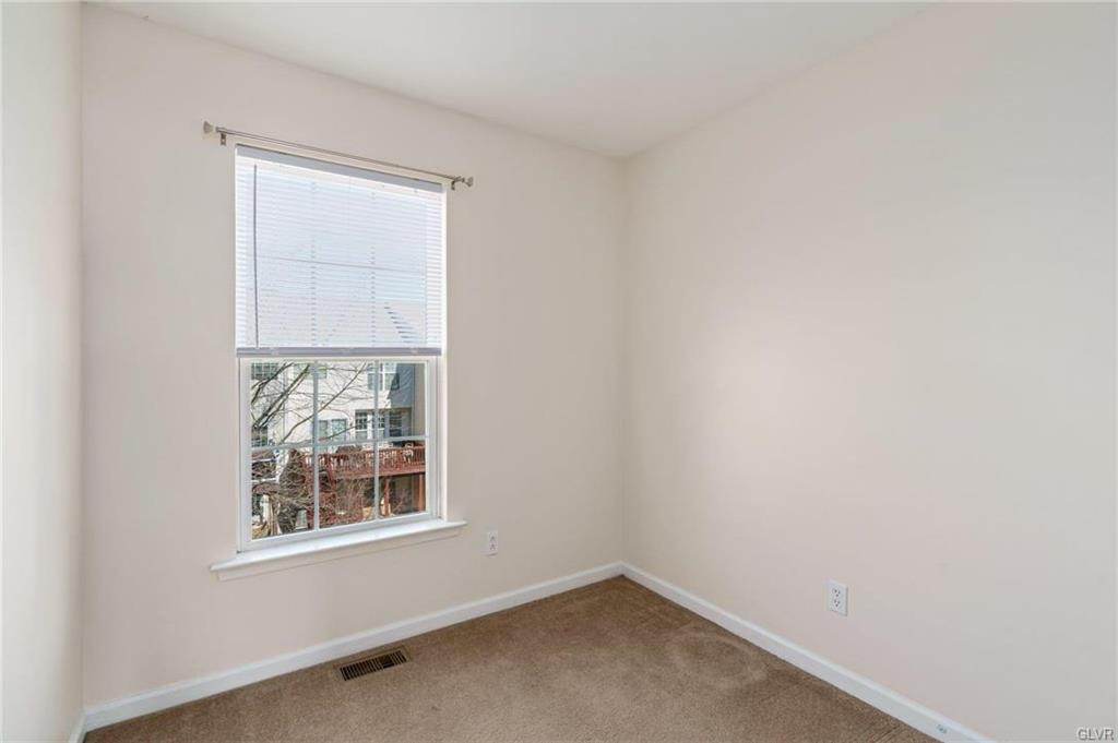 Upper Macungie Twp, Pennsylvania 18031, United States, 3 Bedrooms Bedrooms, ,2 BathroomsBathrooms,Residential,Pending,83894