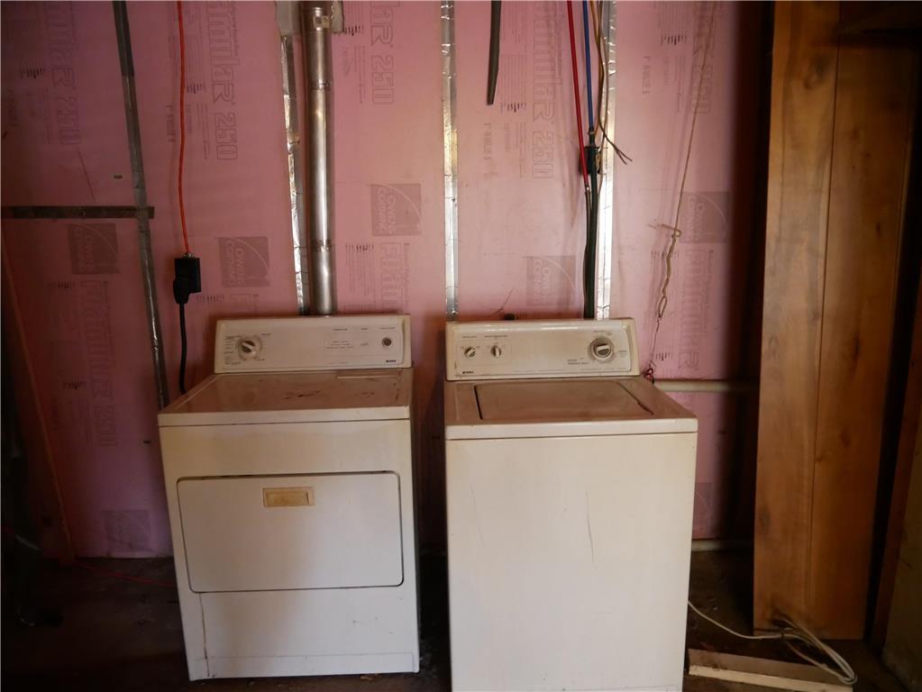 Pike County, Pennsylvania 18324, United States, 2 Bedrooms Bedrooms, ,2 BathroomsBathrooms,Residential,Pending,37765