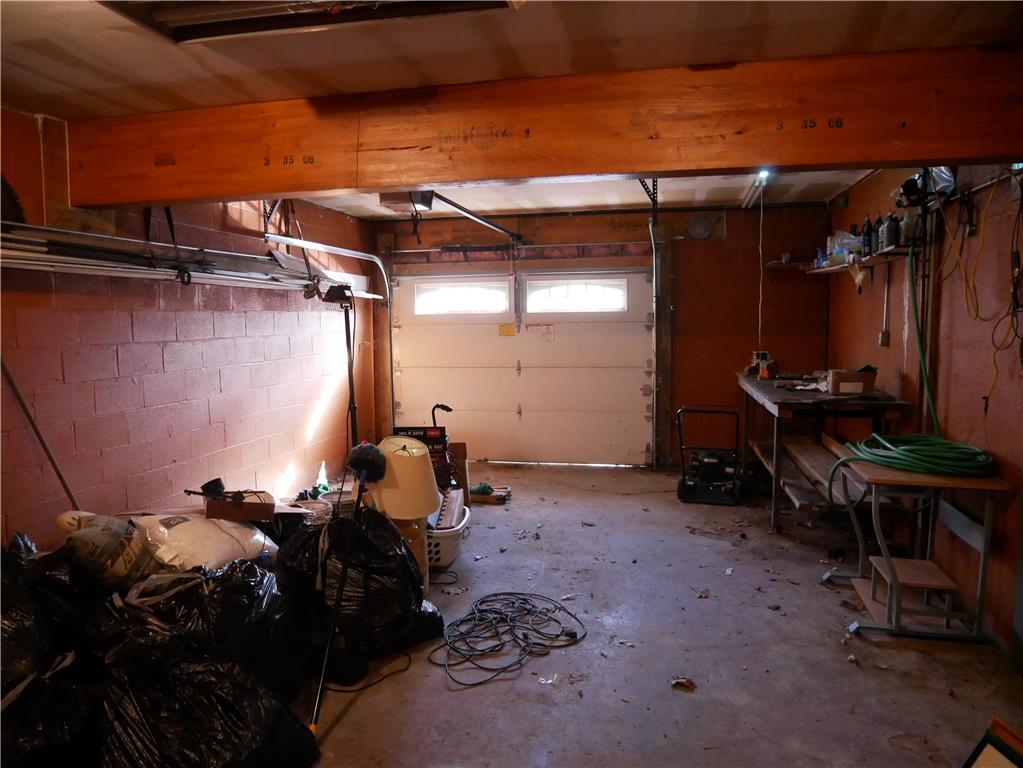 Pike County, Pennsylvania 18324, United States, 2 Bedrooms Bedrooms, ,2 BathroomsBathrooms,Residential,Pending,37765