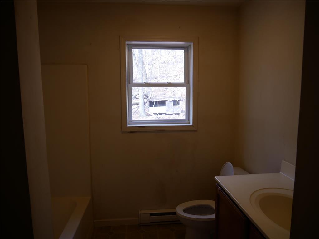 Pike County, Pennsylvania 18324, United States, 2 Bedrooms Bedrooms, ,2 BathroomsBathrooms,Residential,Pending,37765