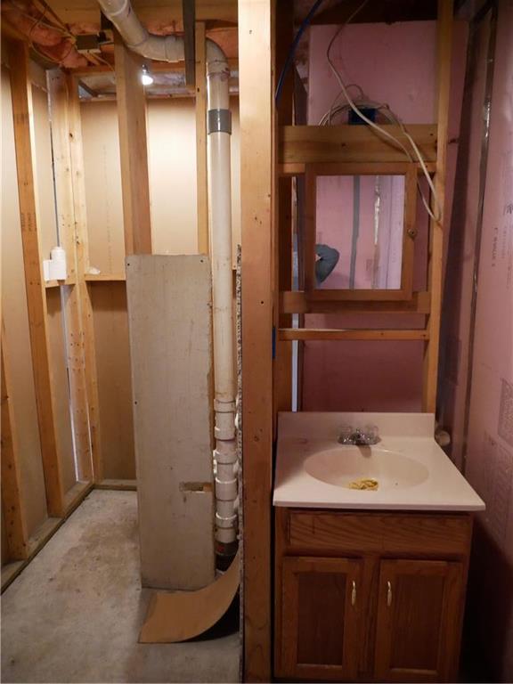 Pike County, Pennsylvania 18324, United States, 2 Bedrooms Bedrooms, ,2 BathroomsBathrooms,Residential,Pending,37765