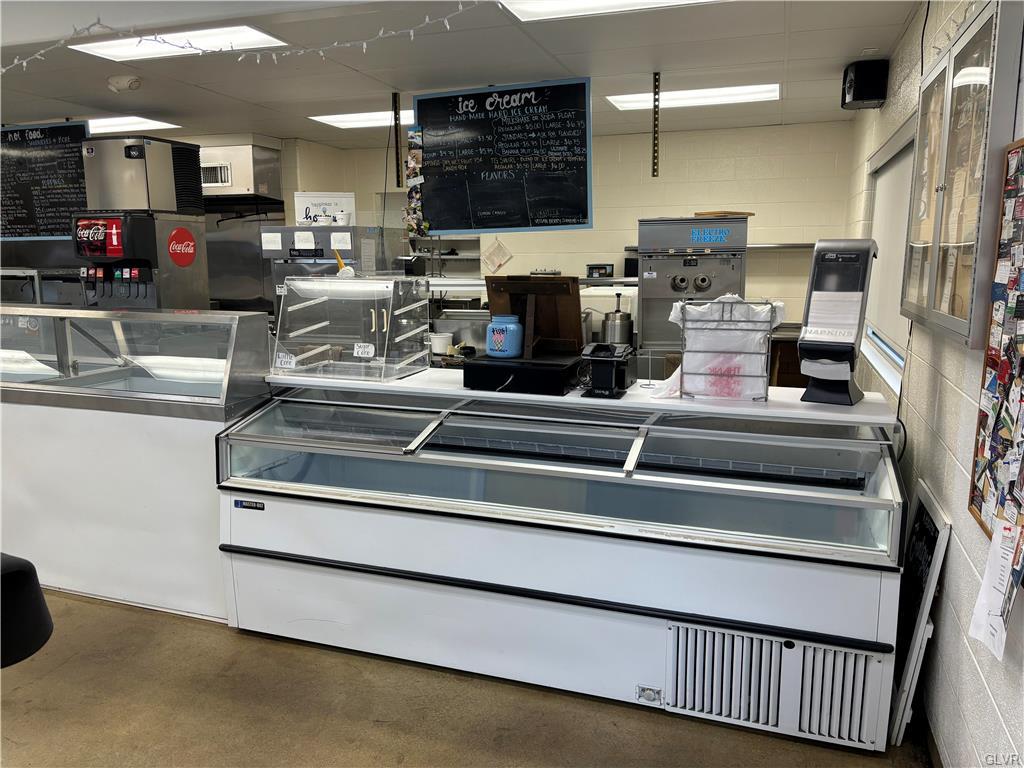 Emmaus Borough, Pennsylvania 18049, United States, ,Commercial,Active,106322