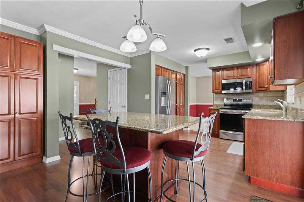 Salisbury Twp, Pennsylvania 18103, United States, 4 Bedrooms Bedrooms, ,3 BathroomsBathrooms,Residential,Pending,2982