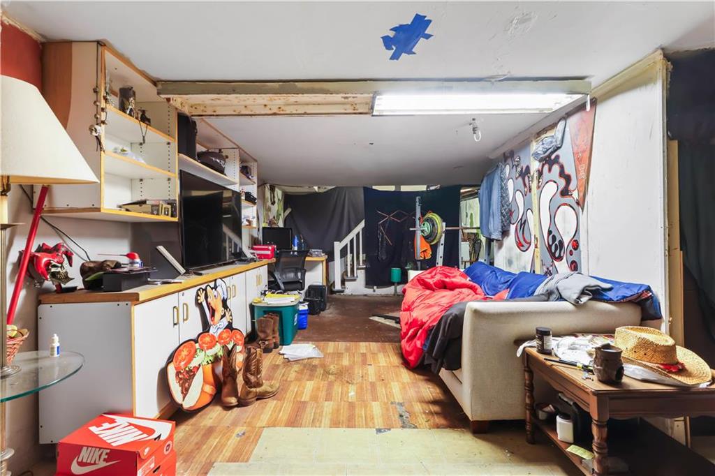 Allentown City, Pennsylvania 18104, United States, 3 Bedrooms Bedrooms, ,1 BathroomBathrooms,Residential,Pending,13738