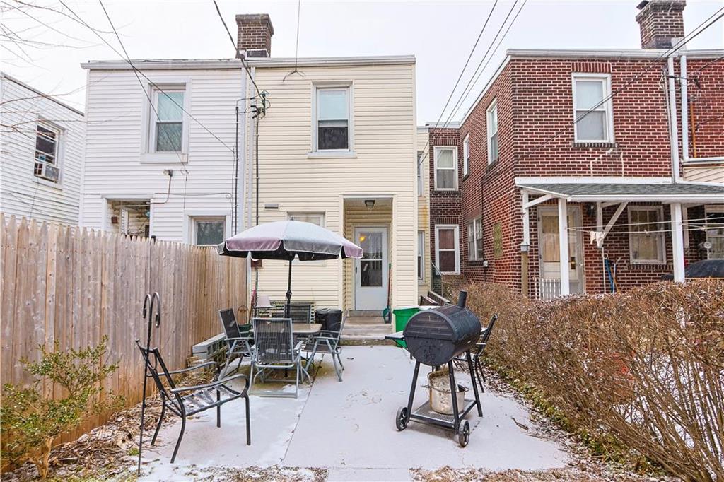 Allentown City, Pennsylvania 18104, United States, 3 Bedrooms Bedrooms, ,1 BathroomBathrooms,Residential,Pending,13738