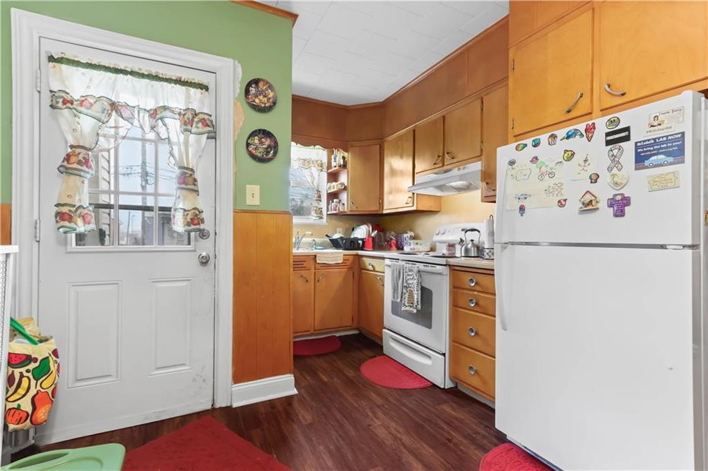 Allentown City, Pennsylvania 18104, United States, 3 Bedrooms Bedrooms, ,1 BathroomBathrooms,Residential,Pending,13738