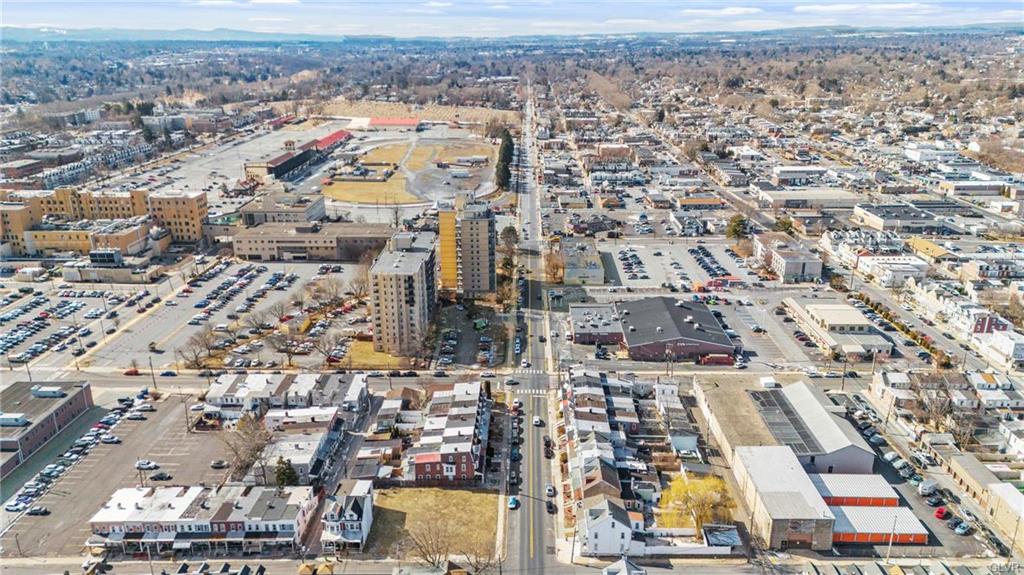 Allentown City, Pennsylvania 18102, United States, 6 Bedrooms Bedrooms, ,3 BathroomsBathrooms,Residential,Pending,84839