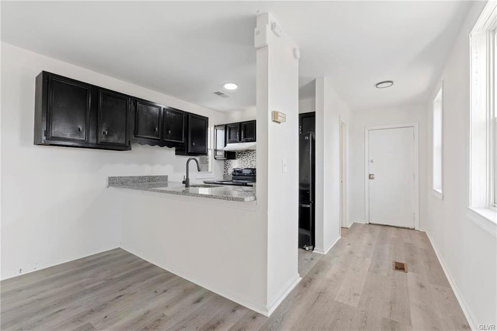 Allentown City, Pennsylvania 18102, United States, 6 Bedrooms Bedrooms, ,3 BathroomsBathrooms,Residential,Pending,84839